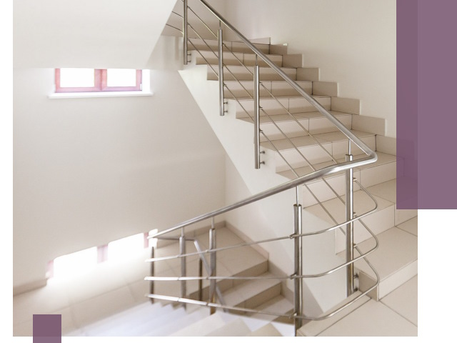 Установка и замена перил в подъезде в Майкопе