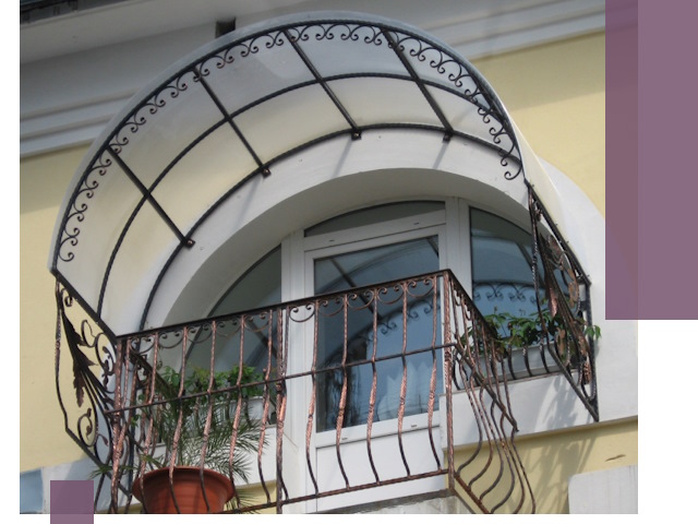 Козырьки над балконом в Майкопе — изготовление и монтаж