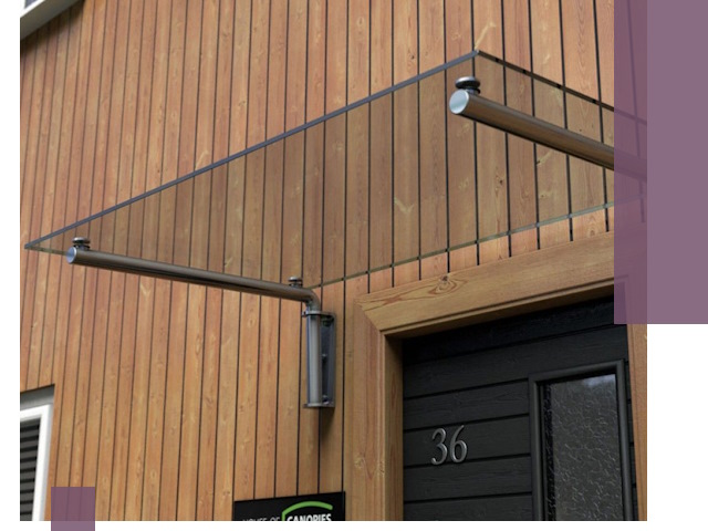 Стеклянные козырьки на входы и фасады в Майкопе