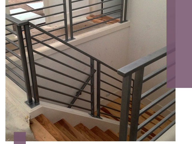 Изготовление поручней из металла и дерева в Майкопе